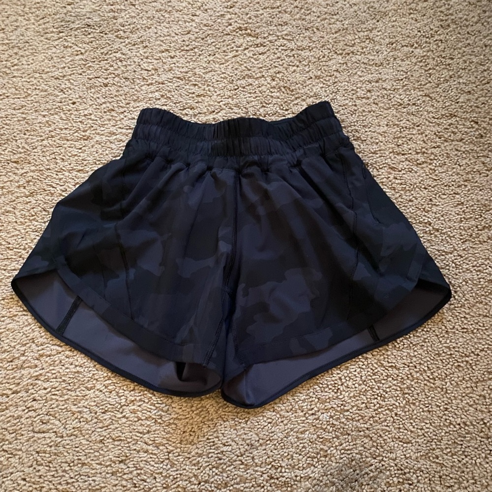 lululemon track that high rise shorts black camo 5”inseam